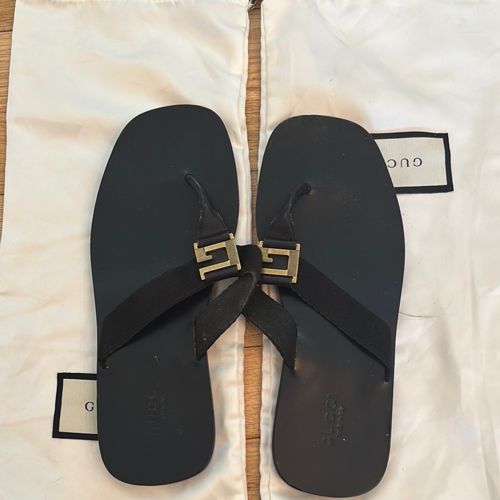 Gucci Black Leather Flip Flops – Size 6.5 (EU 36.5)